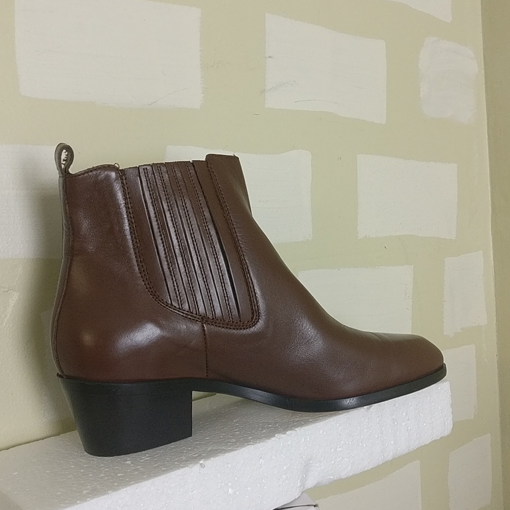 Leather Boot Beatles boot J.Crew Chelsea Boot 100%LEATHER in & out Wmn 8us NEW - Picture 1 of 6